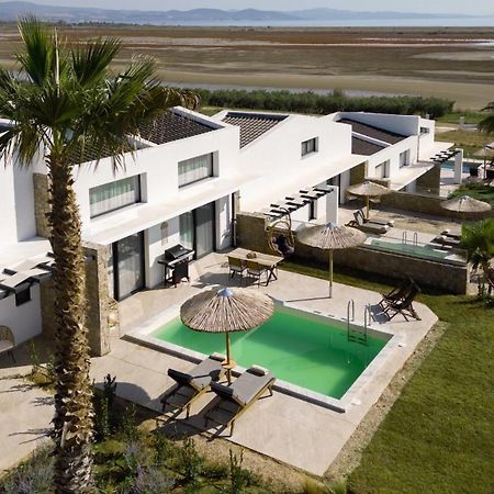 Flamingo View Suites & Villas Nea Poteidaia Exterior photo