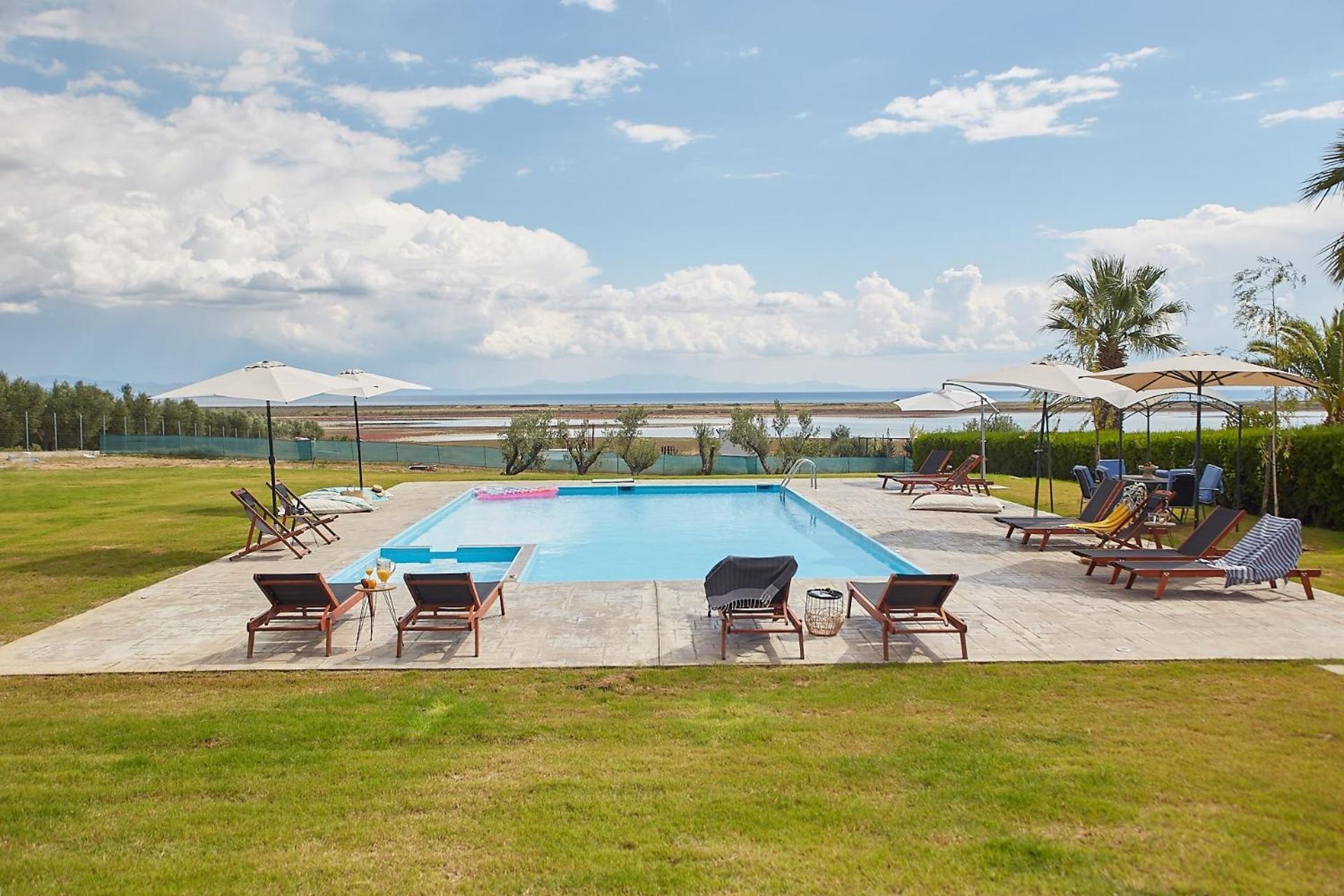 Flamingo View Suites & Villas Nea Poteidaia Exterior photo