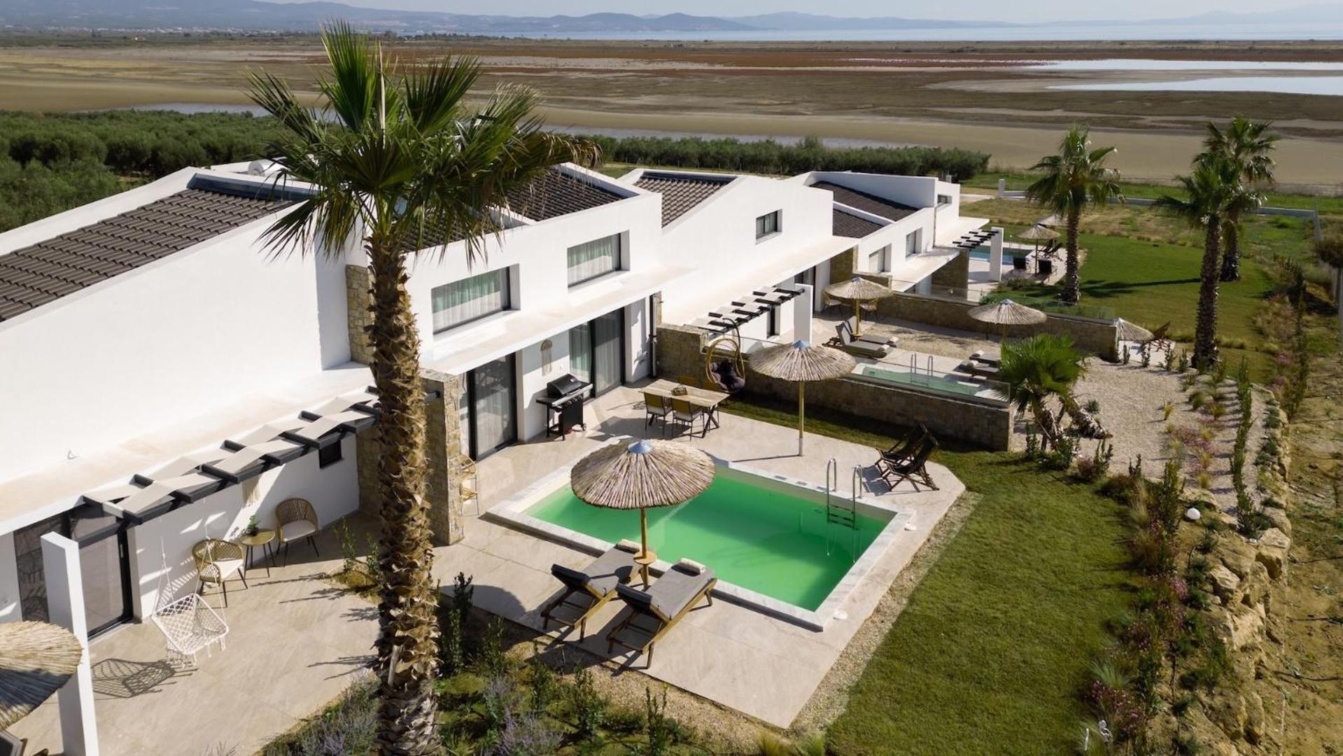 Flamingo View Suites & Villas Nea Poteidaia Exterior photo